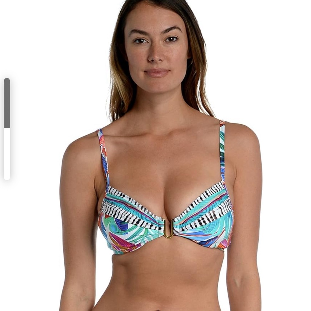 La Blanca deep v-neck bikini top. Adjustable straps. Underwire Pretty Colors NWT